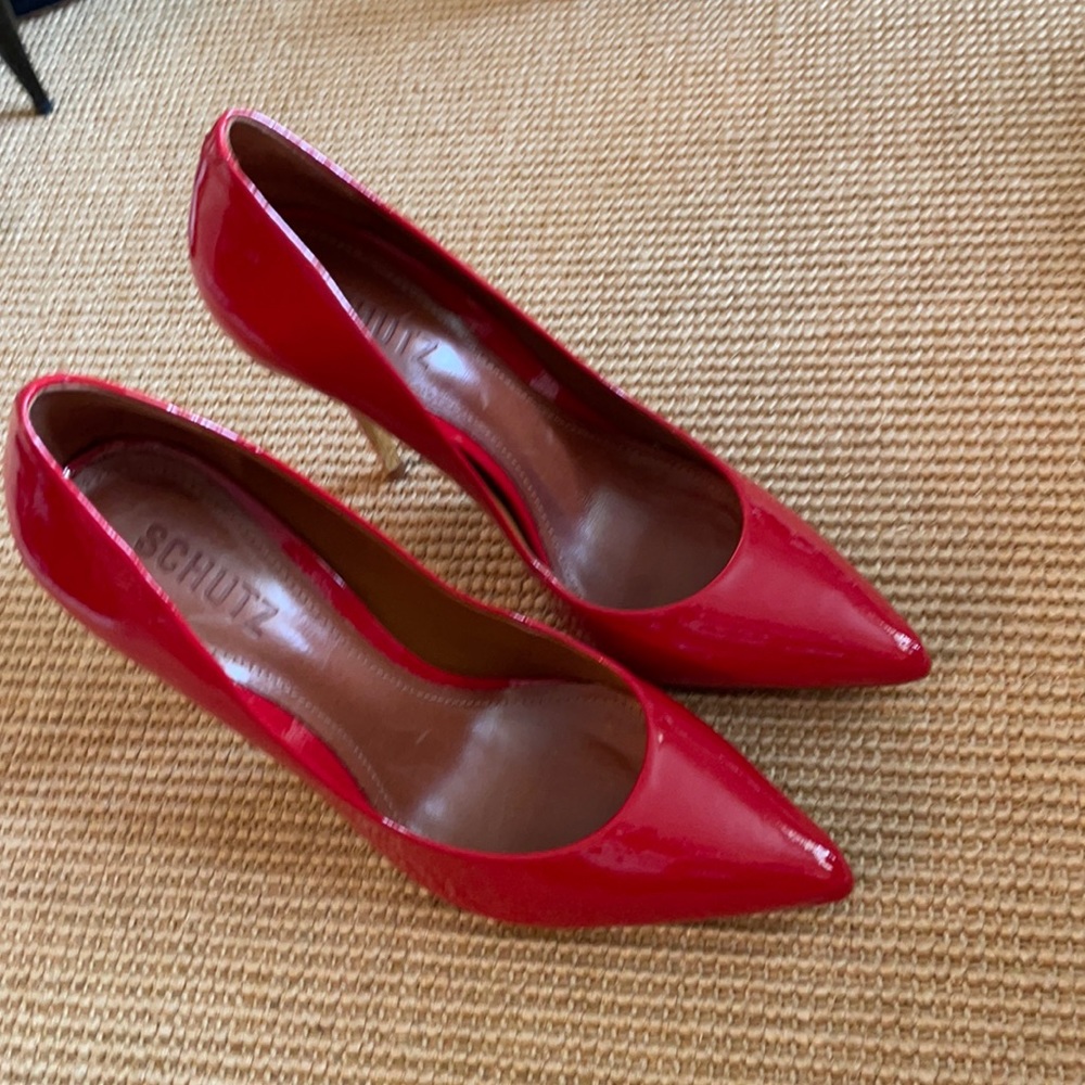 Schutz red patent heel